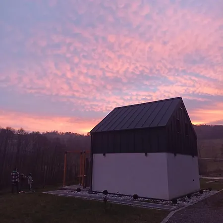 Maraska House Casa de Férias Kamienna Gora